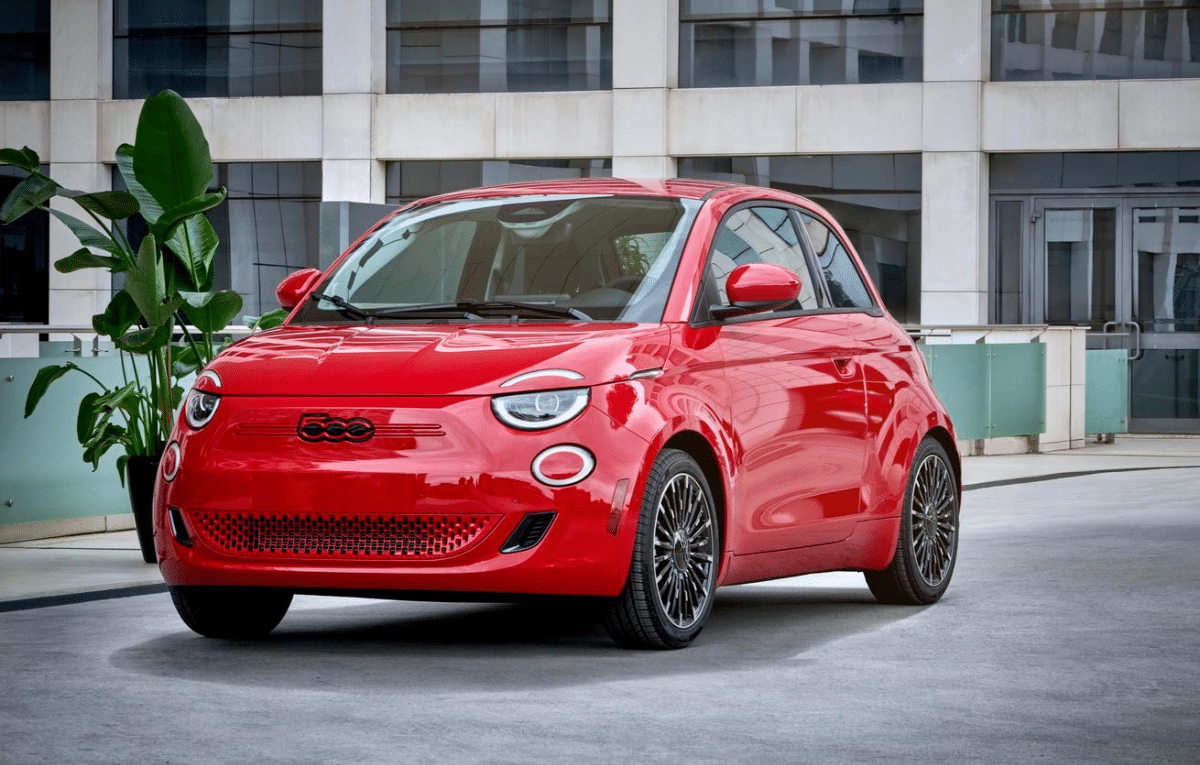 فيات تعلن سيارتها الكهربائية الصغيرة الحجم 500e