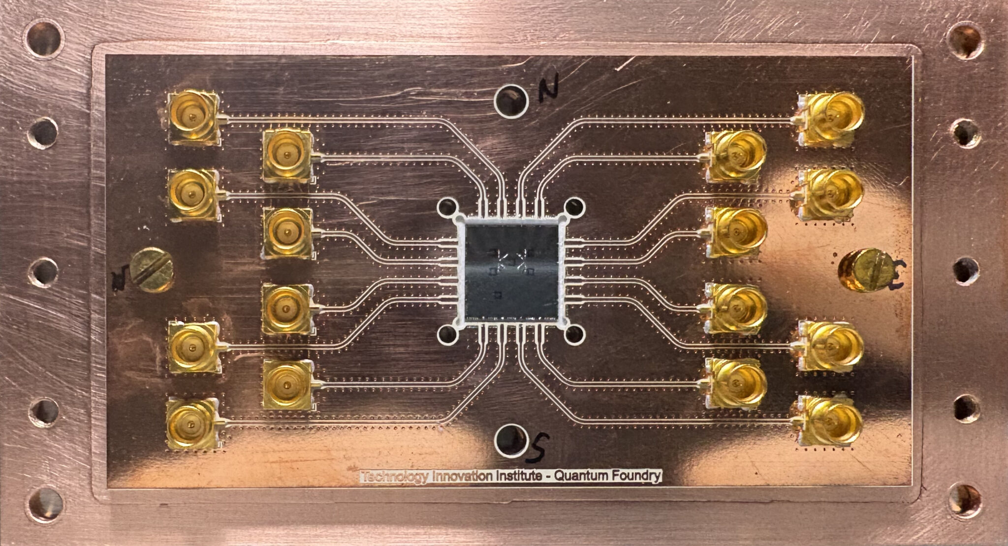 معهد الابتكار التكنولوجي يطلق خدمة سحابية للوصول إلى وحدات معالجة كمية