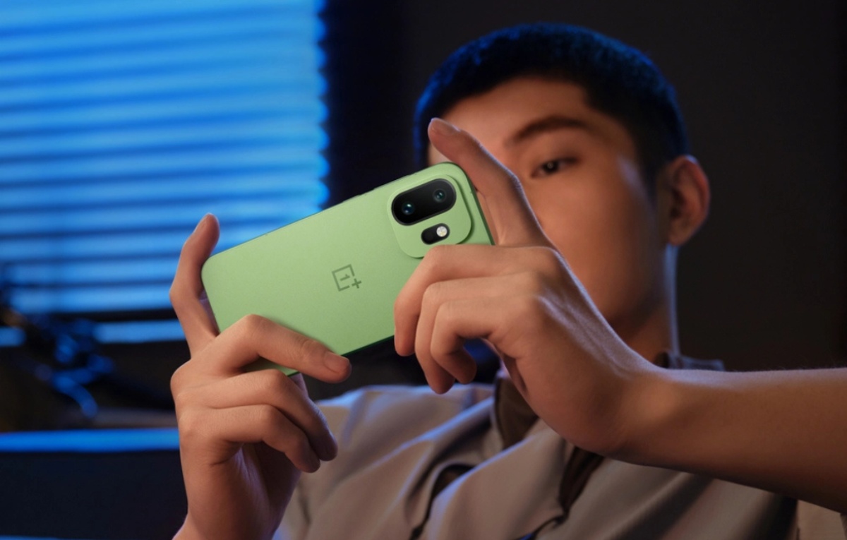 ون بلس تكشف عن OnePlus 15T.. هاتف رائد ببطارية ضخمة