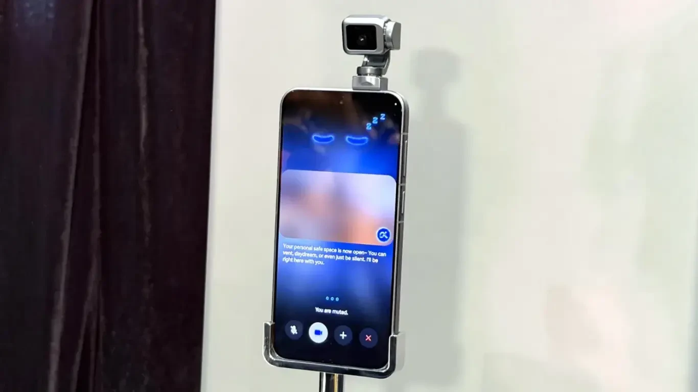 معرض MWC 2026: هاتف Honor Robot phone يضم روبوت يرقص مع الموسيقى