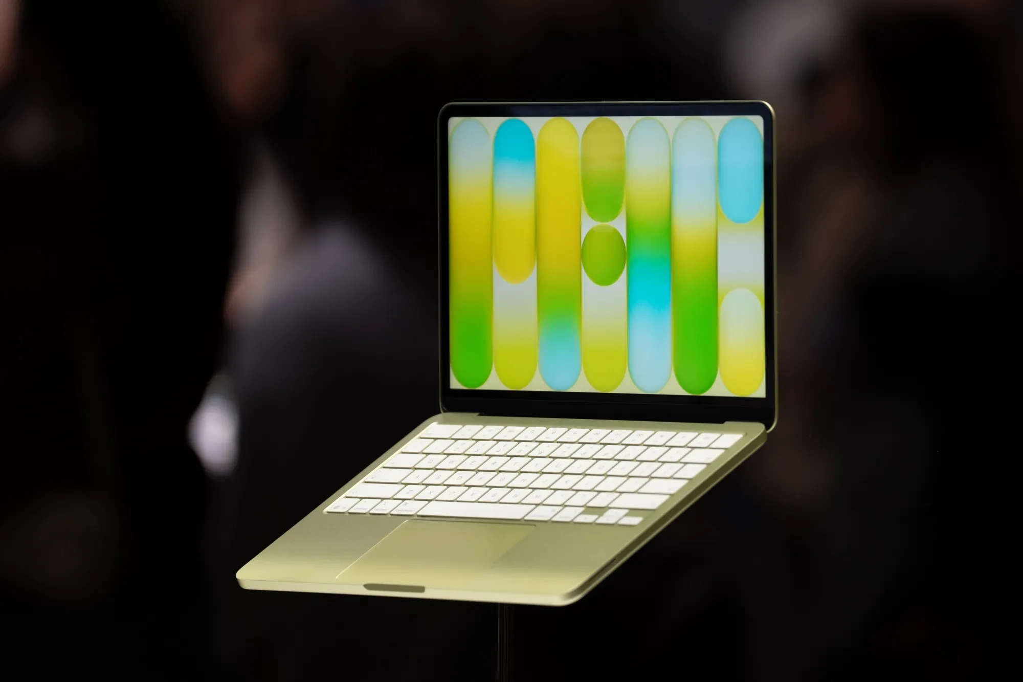تقني صيني يتغلب على قيود آبل ويرفع تخزين MacBook Neo إلى 1 تيرابايت!