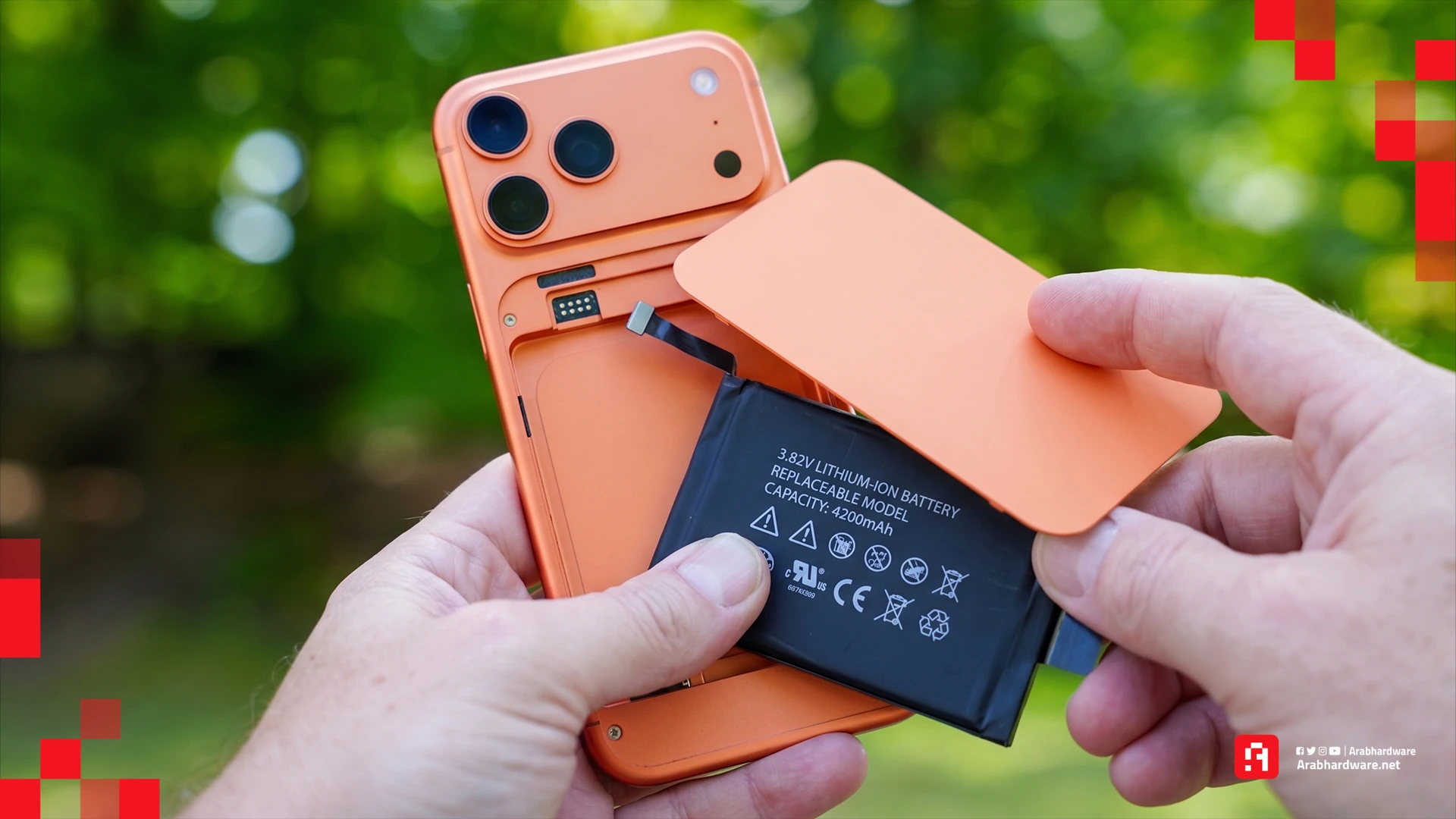 وداعًا للبطاريات المدمجة | قرار يعيد البطاريات القابلة للإزالة للهواتف