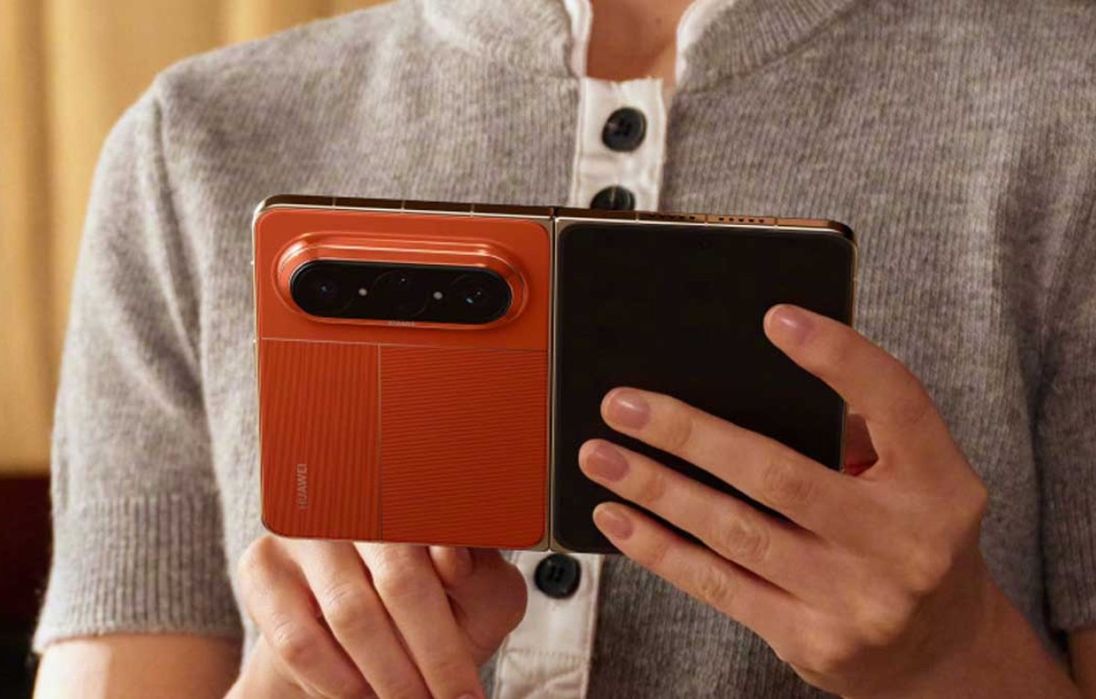 هواوي تنفرد بإطلاق أول هاتف “عريض” قابل للطي