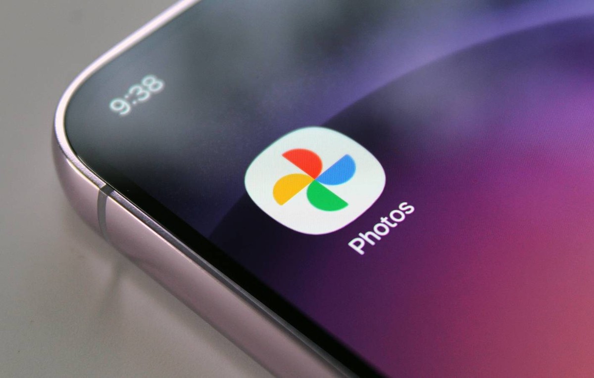 جوجل تطلق ميزة جديدة لتحسين الصور بالذكاء الاصطناعي بضغطة زر