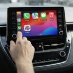 ChatGPT يصل إلى CarPlay.. تفاعل صوتي مباشر من شاشة السيارة