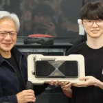 NVIDIA وFaker يوقعان على RTX 5090 ويقولان إن قيمتها قد تبلغ الملايين