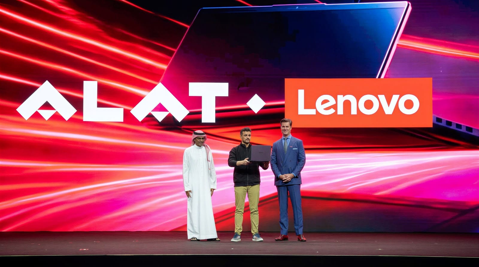 لينوفو تكشف عن أول حاسوب محمول مُصنّع في السعودية خلال LEAP 2026