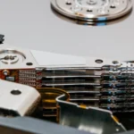 Toshiba تبدأ شحن أقراص HDD وتستهدف مضاعفة السعة بحلول 2027